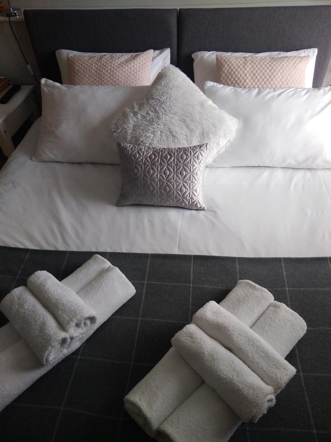 Sleep, Eat, Repeat Bed And Breakfast Macclesfield Exteriör bild