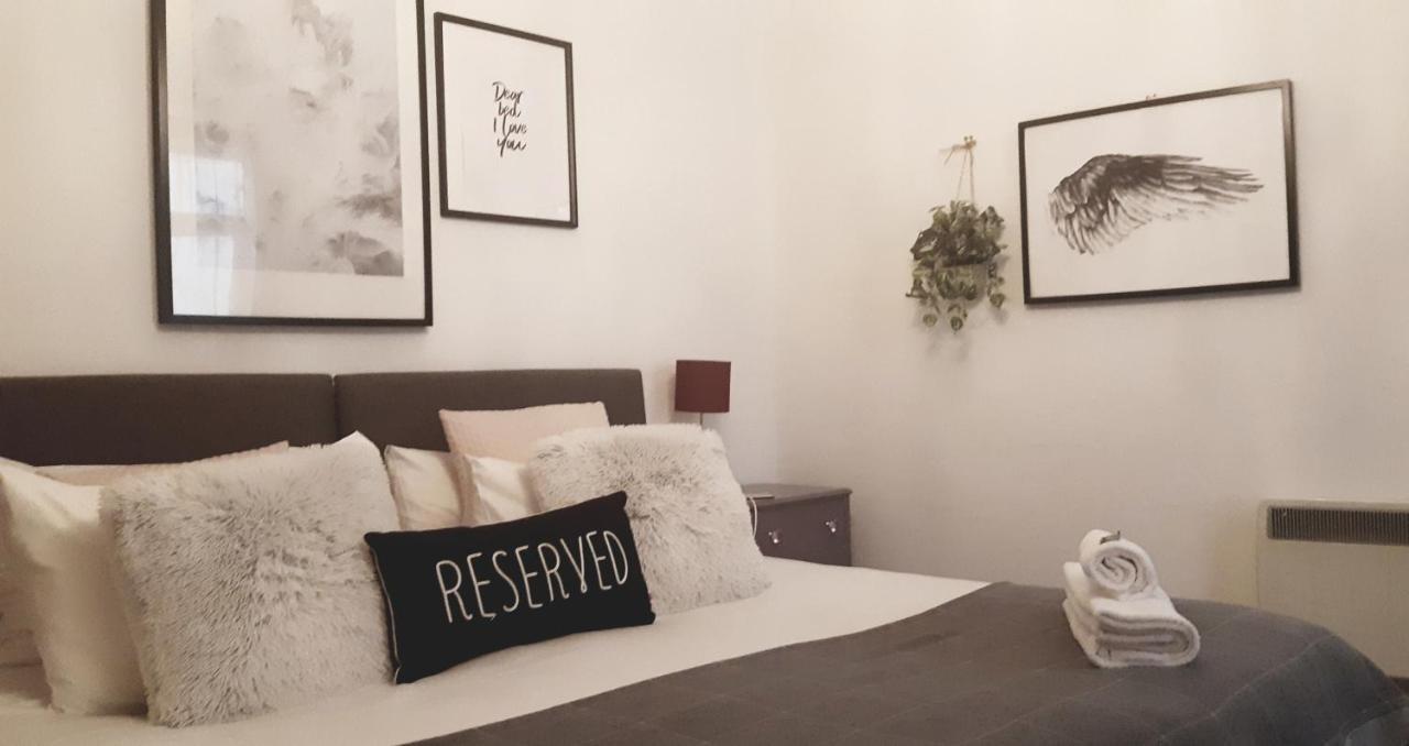 Sleep, Eat, Repeat Bed And Breakfast Macclesfield Exteriör bild